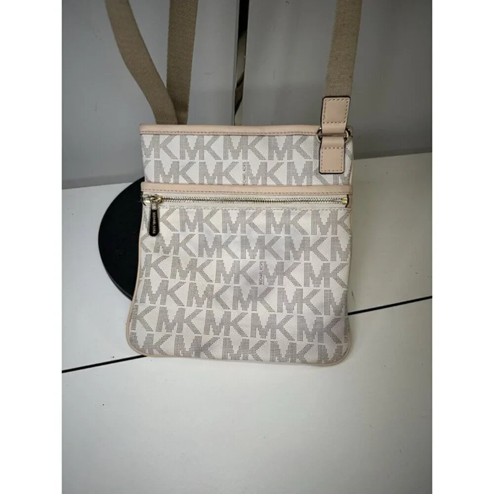 Michael Kors White signature Snap Crossbody bag